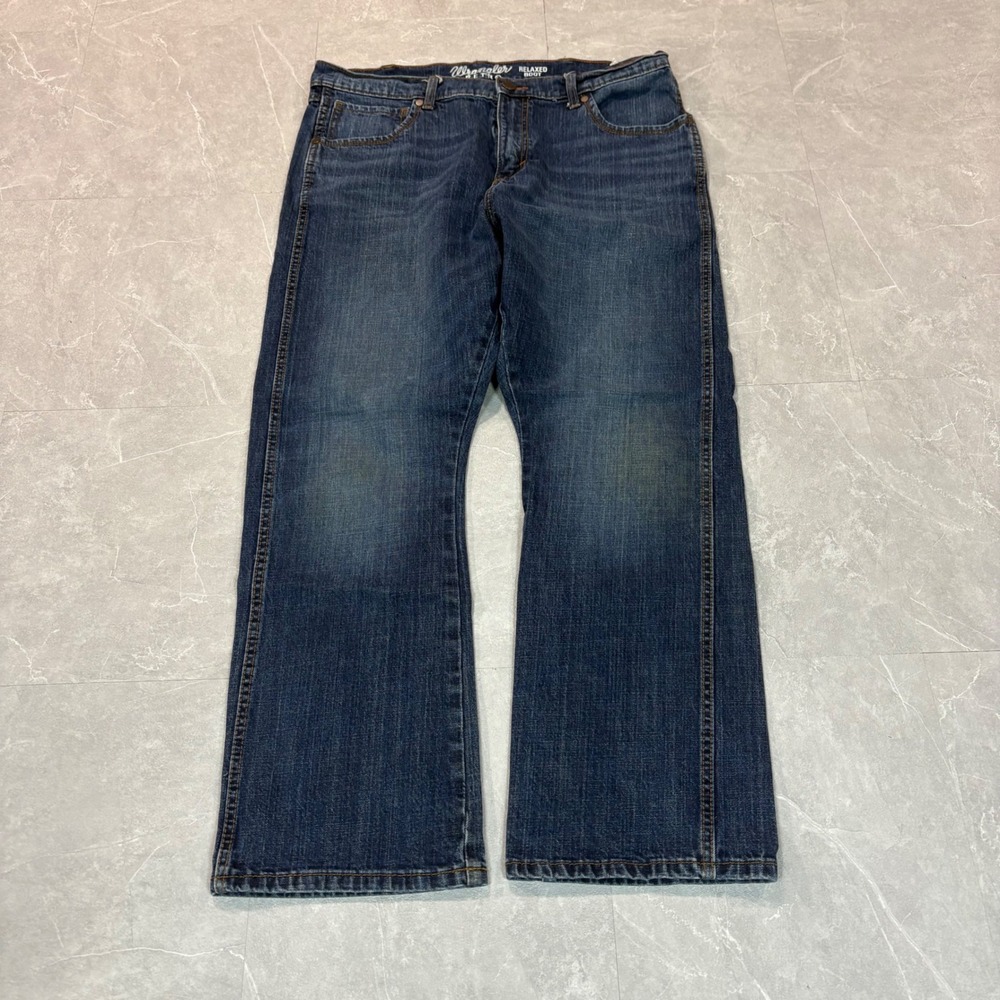Wrangler Retro Relaxed Boot Jeans Mens 36x30 Blue Denim 10WRT20JH Medium Wash - Picture 5 of 7